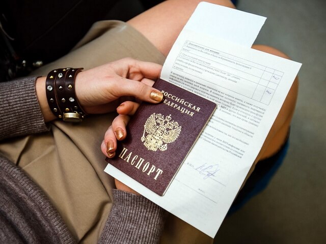 как выписать человека из квартиры в 2022 году